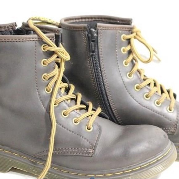 Kids Dr Martens Size 3 - Picture 2 of 6